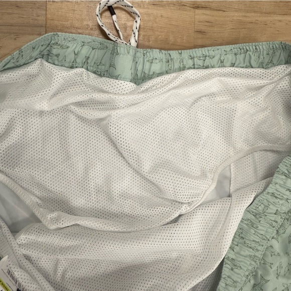 NWT Eddie Bauer Volley Swim Trunks Men’s XXL 44-46 Inseam 7” Green Fish Print - Picture 7 of 13